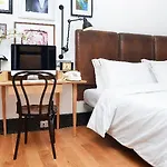 Browns Boutique Готель 3*
