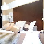 Browns Boutique Готель Лісабон