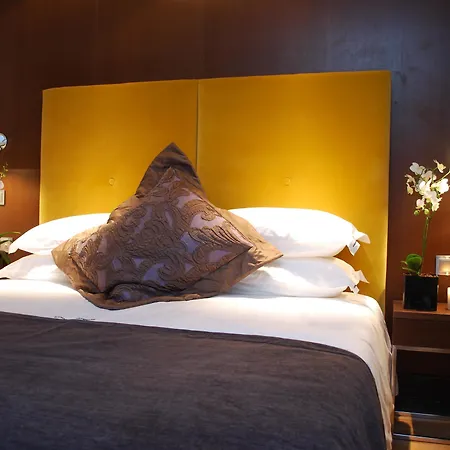 Browns Boutique 3*
