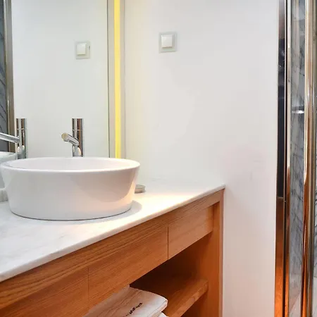 Browns Boutique Hotel 3*