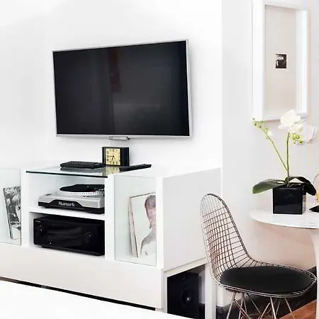 Browns Boutique 3*