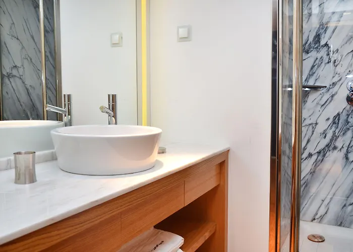 Browns Boutique Hotel